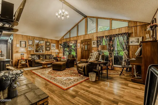 543 Reba Lane, Gatlinburg, TN 37738