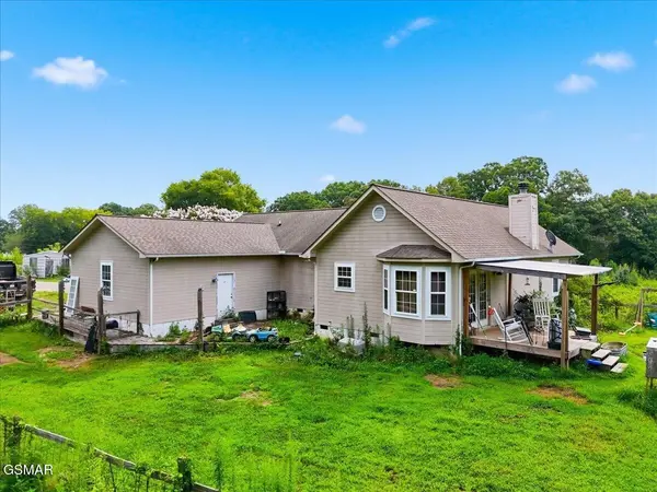 1055 Swannsylvania Road, Dandridge, TN 37725