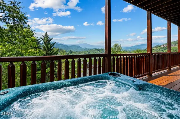 839 Great Smoky Way, Gatlinburg, TN 37738
