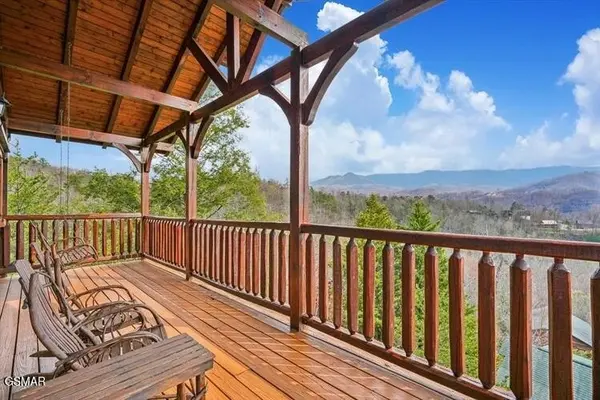 839 Great Smoky Way, Gatlinburg, TN 37738