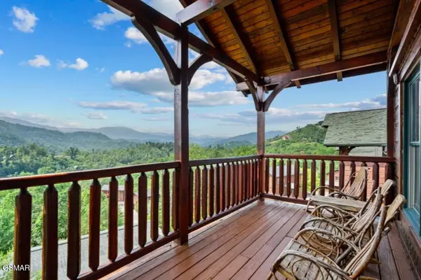 839 Great Smoky Way, Gatlinburg, TN 37738