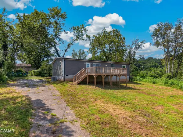 135 Gamble Lane, La Follette, TN 37766