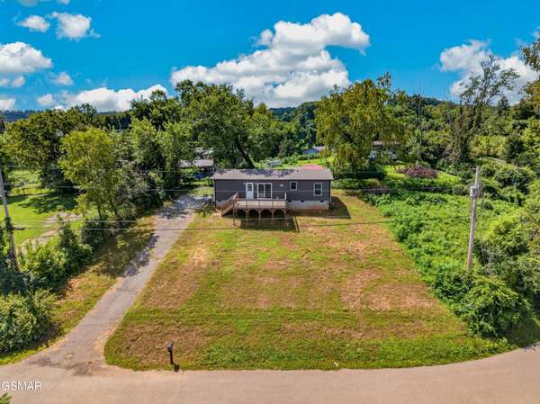 135 Gamble Lane, La Follette, TN 37766