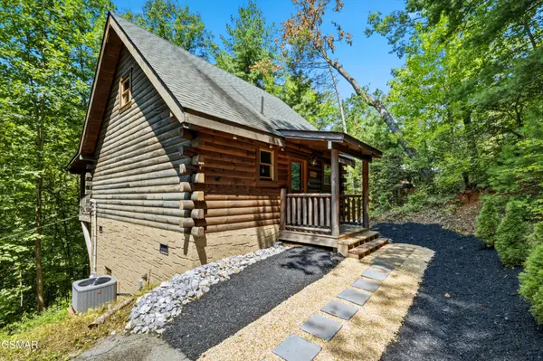 1922 Beach Front Drive #1922, Sevierville, TN 37876