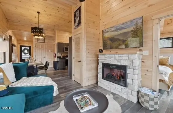 2017 Ridgecrest Loop Lane, Sevierville, TN 37876