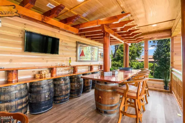 720 Pinecrest Drive, Gatlinburg, TN 37738