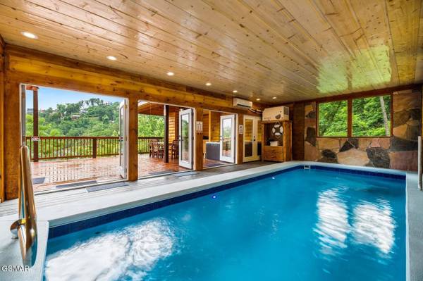 720 Pinecrest Drive, Gatlinburg, TN 37738
