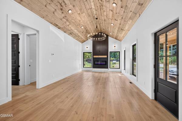 3749 Richardson Cove Road, Sevierville, TN 37876