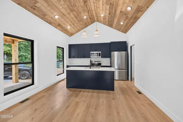 3749 Richardson Cove Road, Sevierville, TN 37876