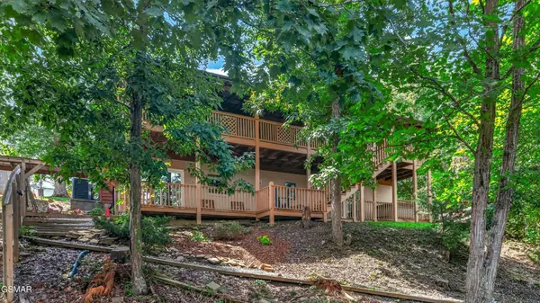 1537 Kinder Lane, Dandridge, TN 37725