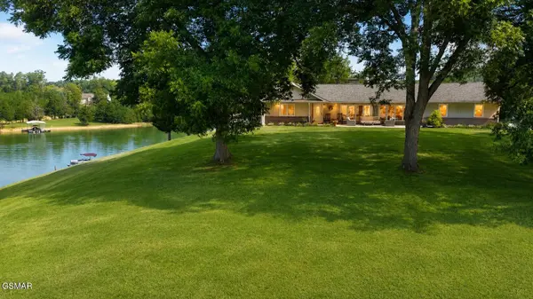 1230 Owens Lane, Dandridge, TN 37725
