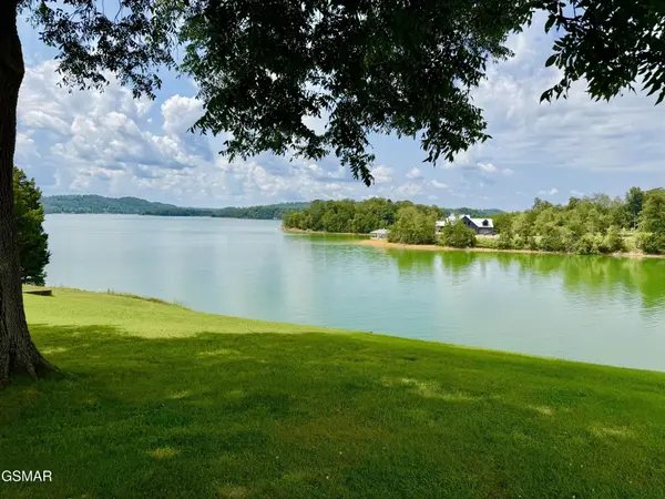 1230 Owens Lane, Dandridge, TN 37725