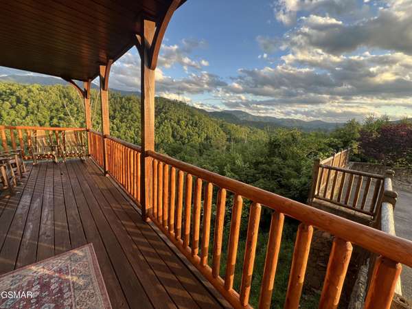 804 Resort Way, Gatlinburg, TN 37738