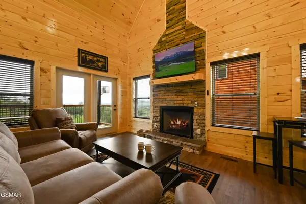 3307 Pine Peak Way, Sevierville, TN 37862