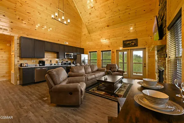 3307 Pine Peak Way, Sevierville, TN 37862