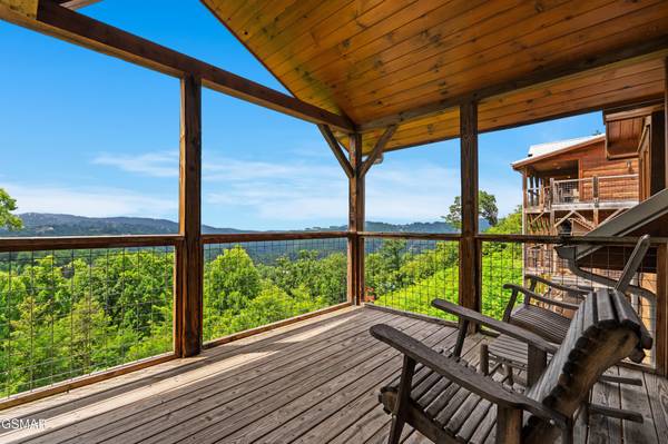 244 Stone Fence Lane, Gatlinburg, TN 37738