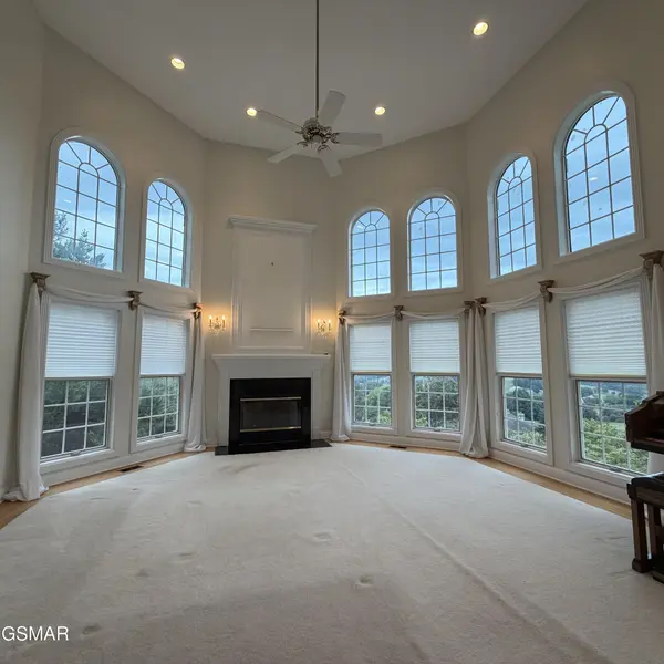 3354 Bentwood Drive, Kodak, TN 37764
