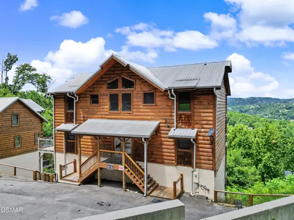 240 Stone Fence Lane, Gatlinburg, TN 37738