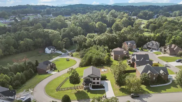 1007 Crown Ridge Lane, Powell, TN 37849