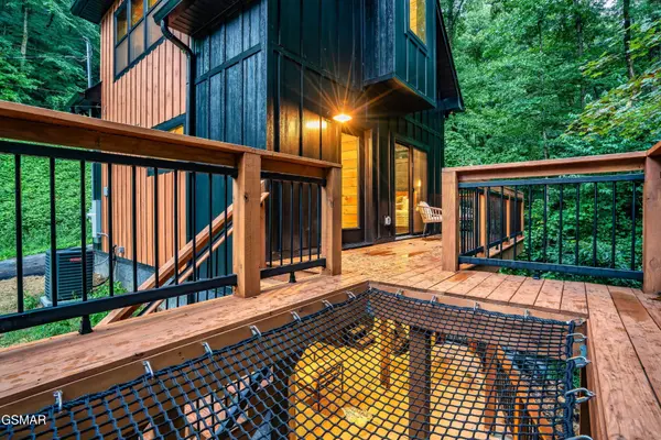 2665 Black Walnut Flats Road, Sevierville, TN 37862