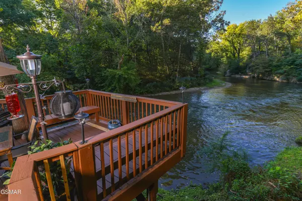 726 Plantation Drive, Pigeon Forge, TN 37863