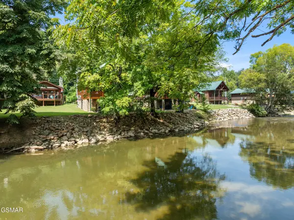 2323 River Port Way, Pigeon Forge, TN 37863