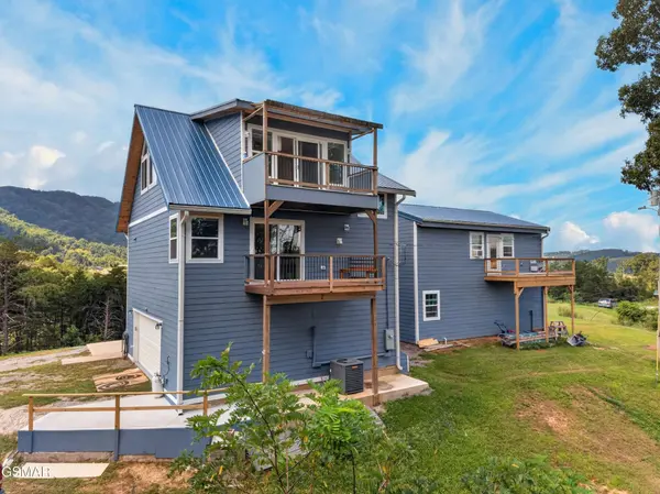 349 Notch Gap Road, Thorn Hill, TN 37881