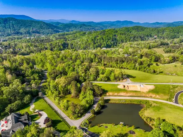 1140 Crestview Drive, Pigeon Forge, TN 37863