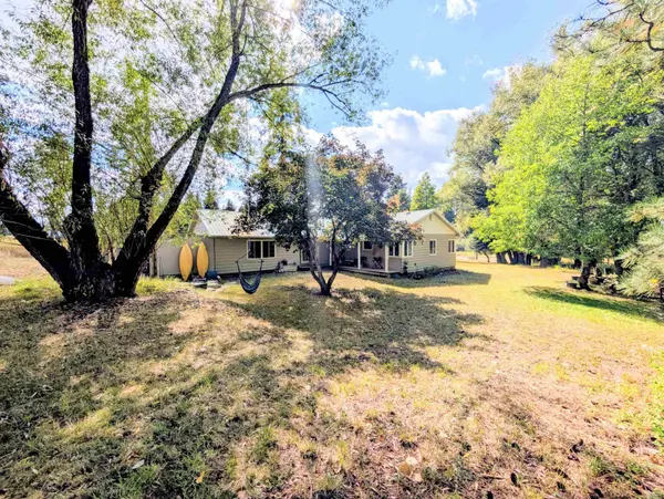 4439 Whittier Rd, Clayton, WA 99110