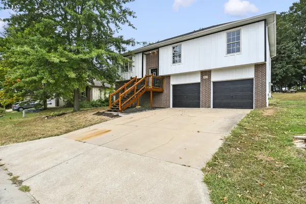 2013 E Jay ST, Ozark, MO 65721