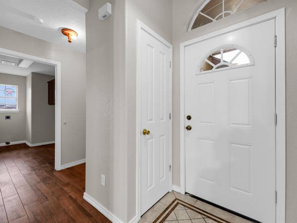 84 Thomas DR, Martindale, TX 78655
