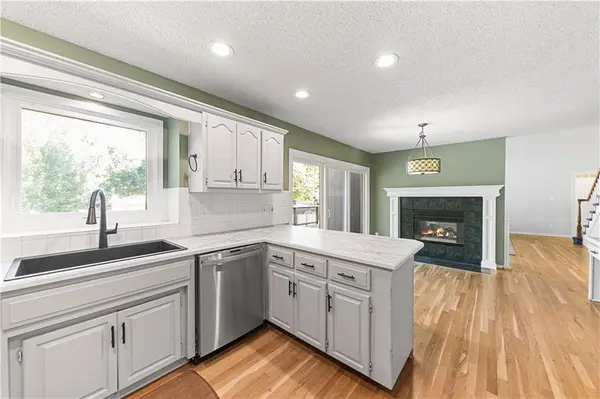 139 The Woodlands DR, Gladstone, MO 64118