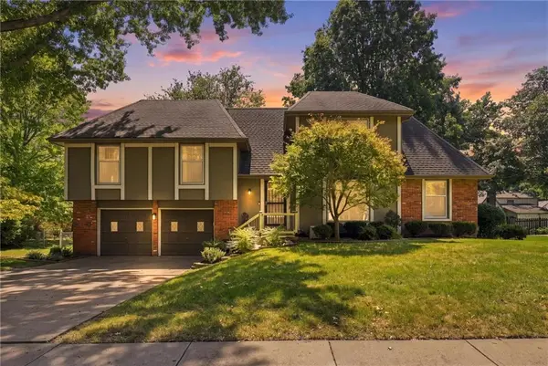 2201 W 120th ST, Leawood, KS 66209