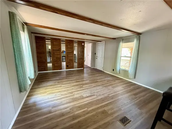 515 W 1st ST, Cherryvale, KS 67335