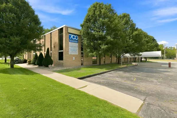 700 E Beardsley AVE, Elkhart, IN 46516