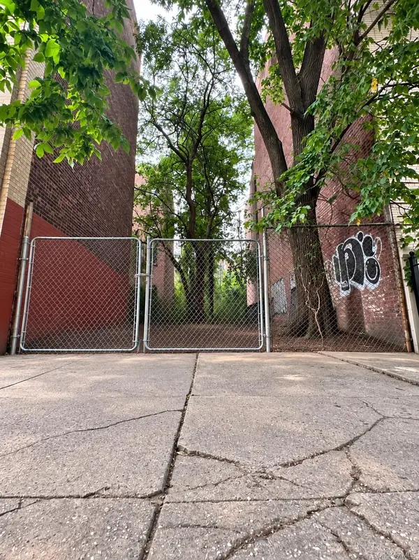 1404A Pacific ST, Brooklyn, NY 11216