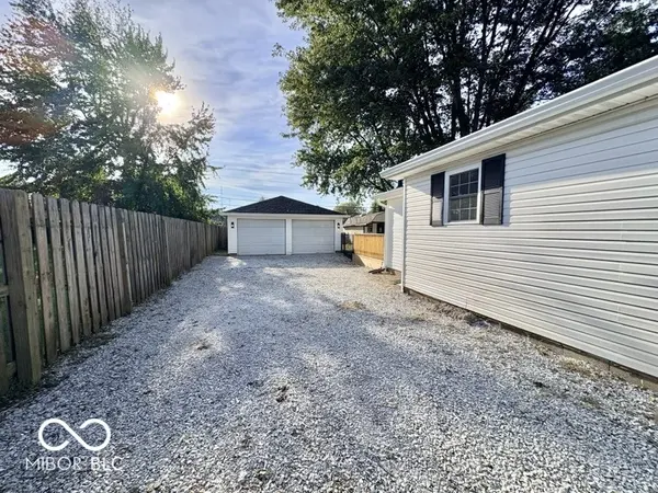 5717 N Clover Maple DR, Fairland, IN 46126