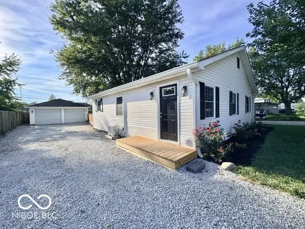 5717 N Clover Maple DR, Fairland, IN 46126