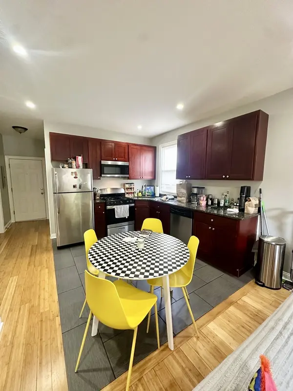 3258 N Ridgeway AVE, Chicago, IL 60618