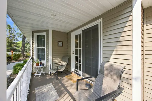 14702 Oak Run LN, Burnsville, MN 55306