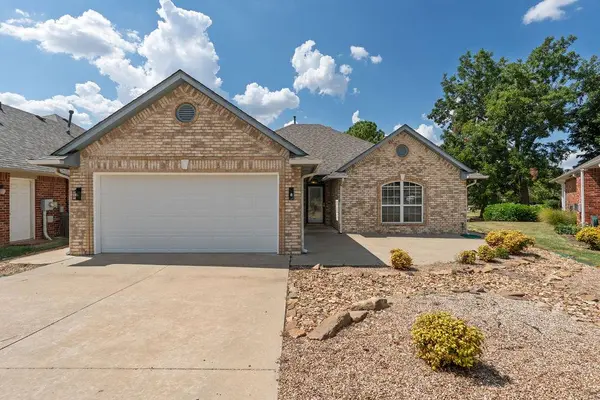 1714 Bridlewood CT, Shawnee, OK 74804