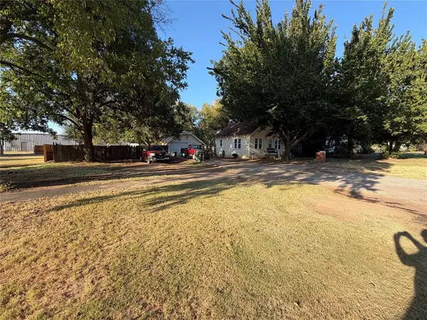 209 W 4th ST, Edmond, OK 73003