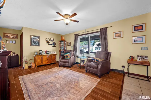 2127 W DAKOTA ST, West Peoria, IL 61604