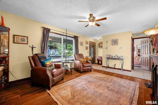 2127 W DAKOTA ST, West Peoria, IL 61604