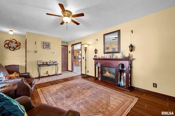 2127 W DAKOTA ST, West Peoria, IL 61604