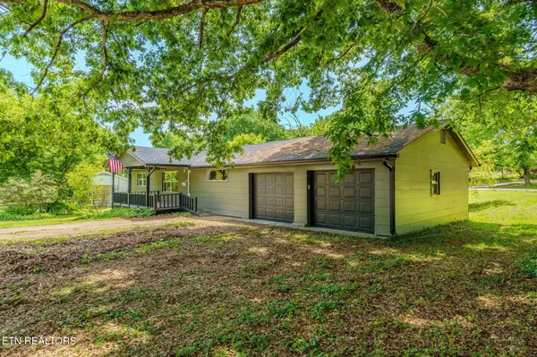 415 North Ave, Athens, TN 37303