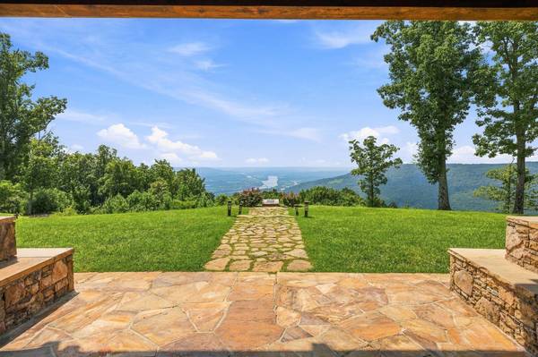 2500 Raulston Falls Rd, Jasper, TN 37347