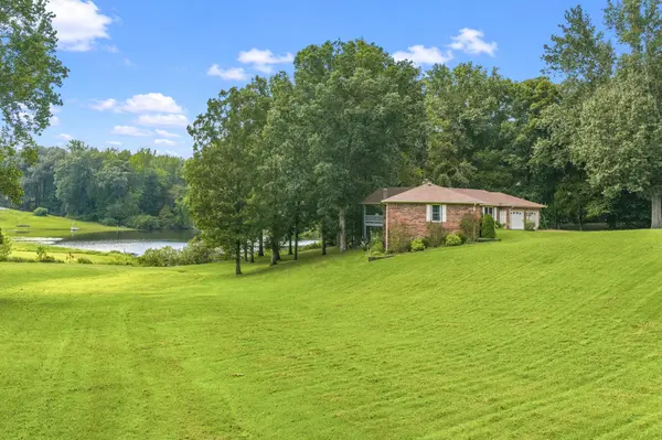 663 Asbury Rd, Camden, TN 38320