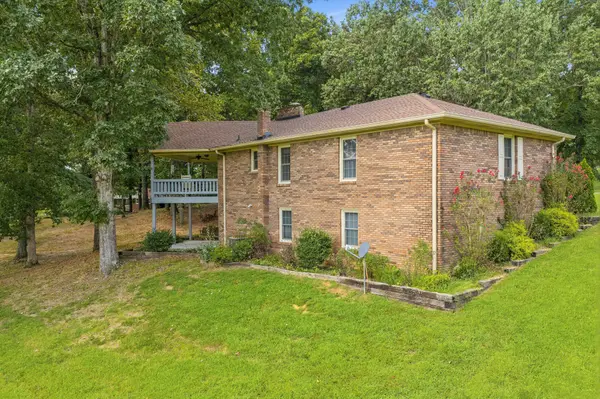 663 Asbury Rd, Camden, TN 38320