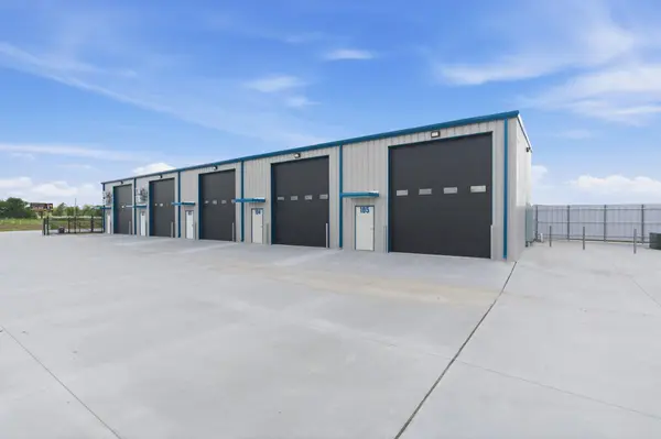 4659 S Rock Rd, Derby, KS 67037-9406